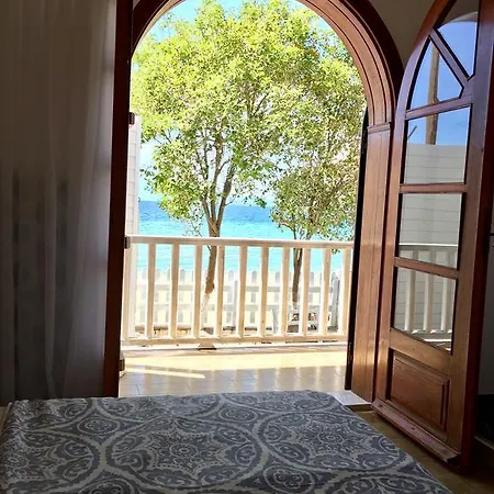 Byblos Mare-the Exclusive Front 别墅